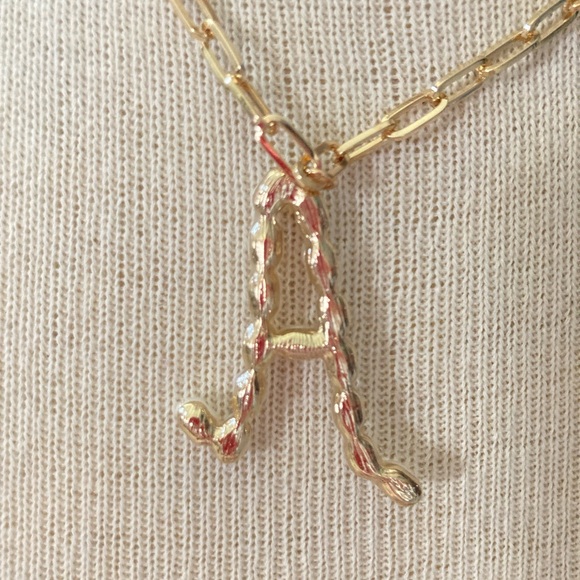 NWOT Paperclip Pearl letter “A” gold necklace - Picture 7 of 7